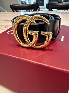 Gucci Black Leather Belt with Gold Double G Buckle - 100